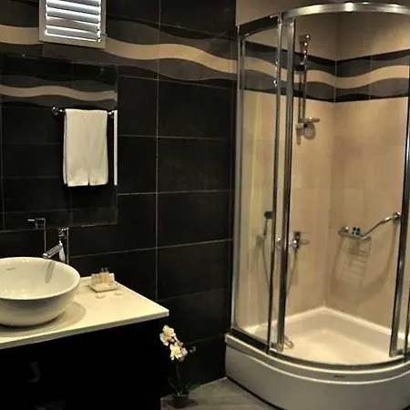 Princess Artemisia - Interni يالِكافاك